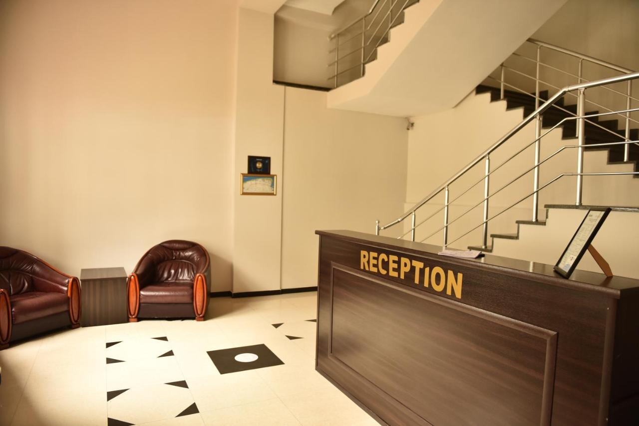 Prime Hotel Batumi Bagian luar foto