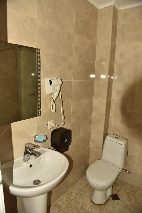 Prime Hotel Batumi Bagian luar foto