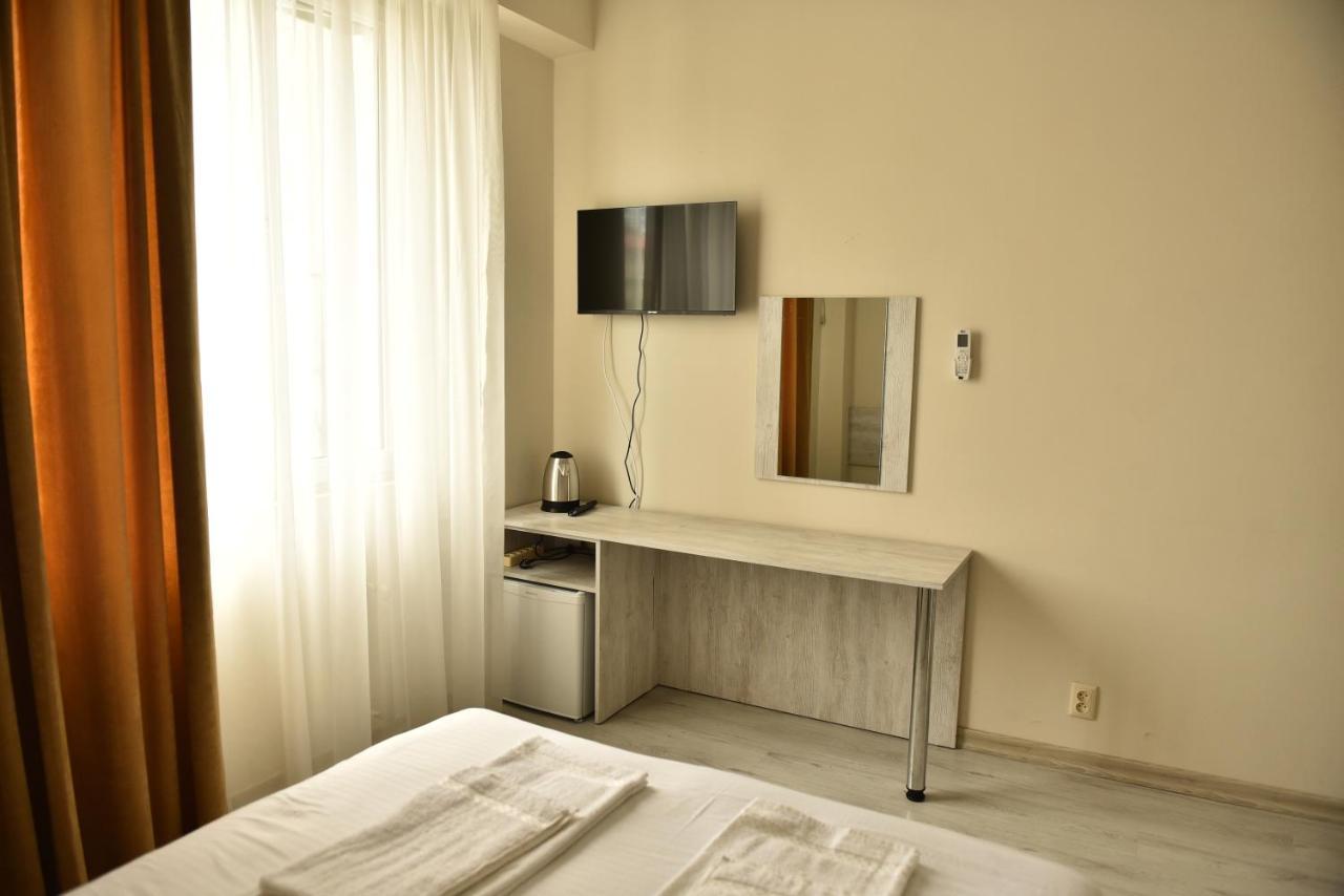 Prime Hotel Batumi Bagian luar foto