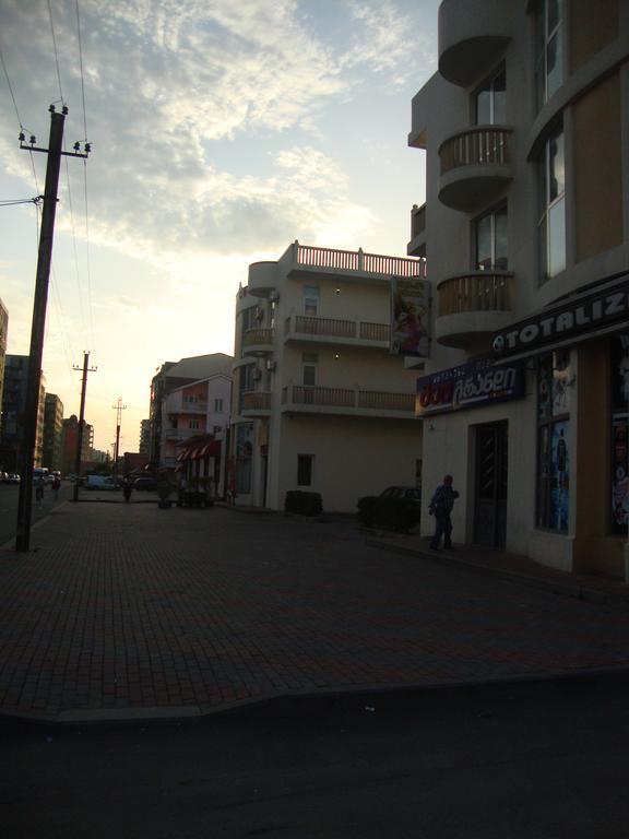 Prime Hotel Batumi Bagian luar foto